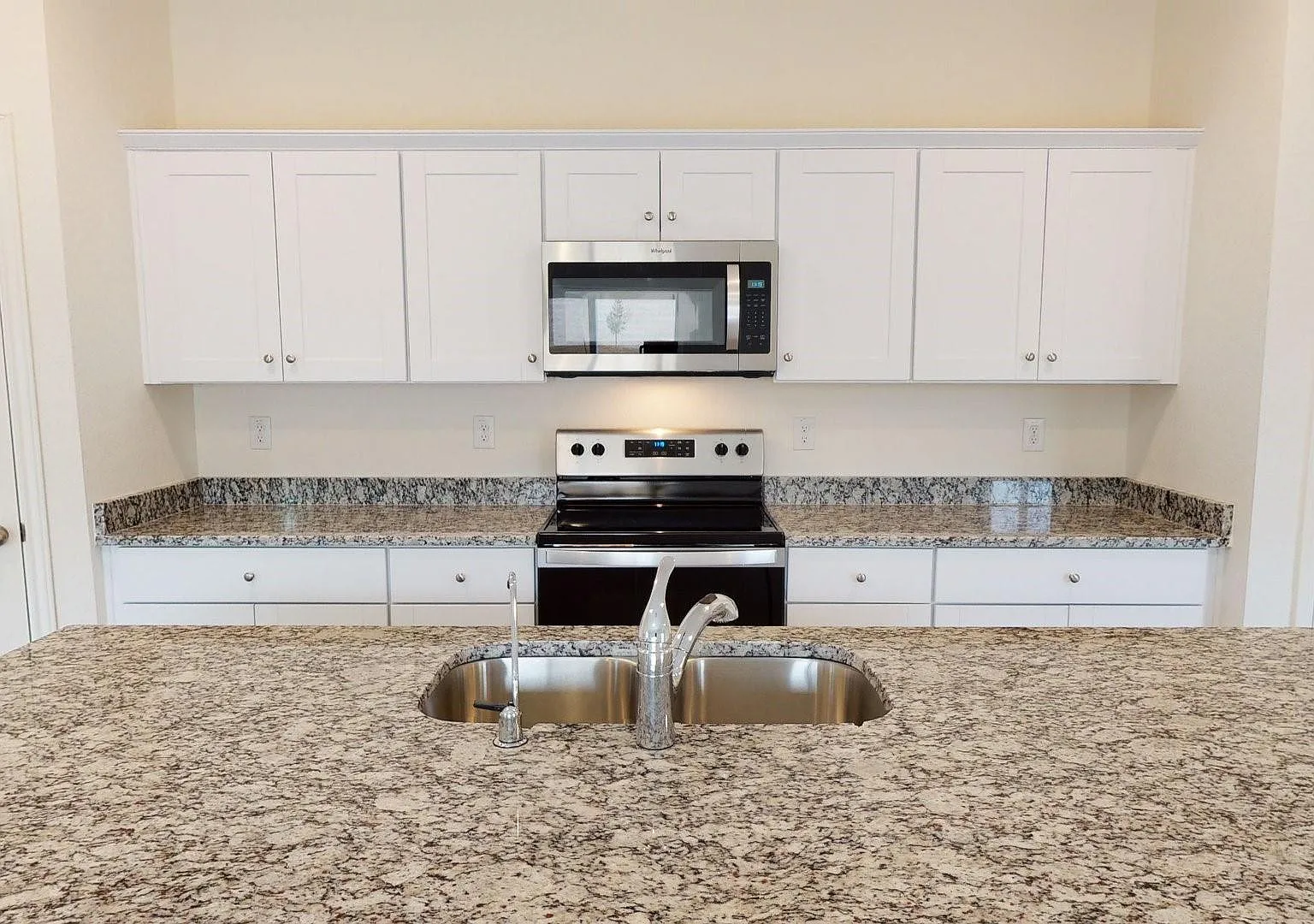 4 bed, 2.5 bath, 2060 sqft, $2,650 — Photo 4