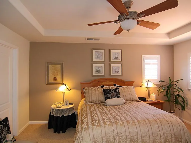 850 Belmont Ln — Photo 12