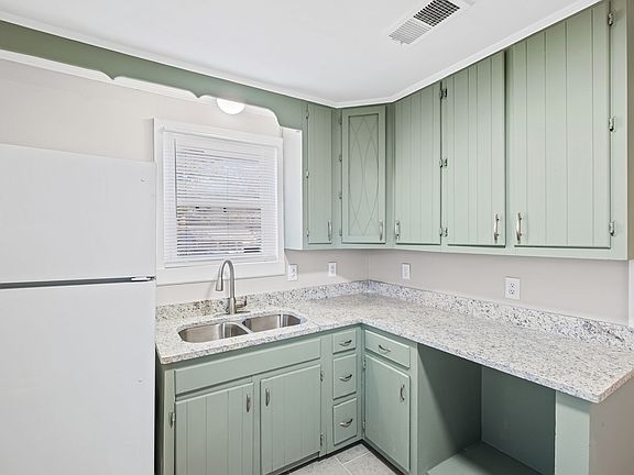 2nd image of 2019 Driftwood Ave