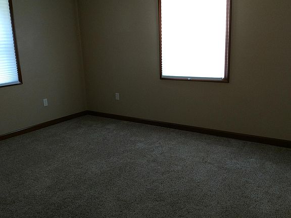 4th image of 3096 University Dr SE