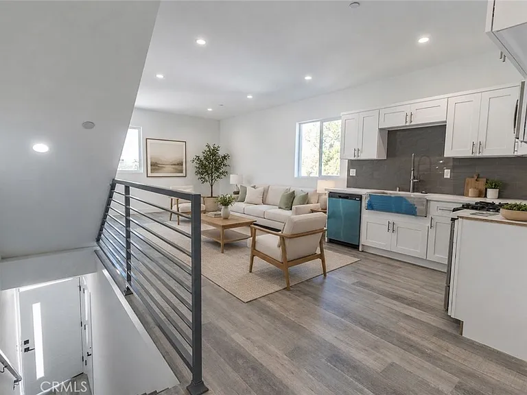 5148 Riverton Ave #5144 — Photo 3
