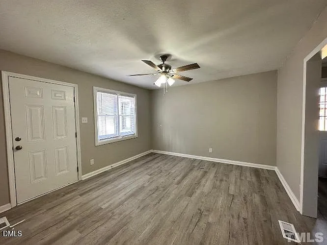 2 bed, 1.0 bath, 730 sqft, $1,450 — Photo 2
