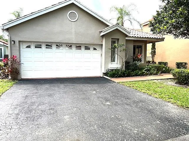 10110 NW 5th St — Photo 1