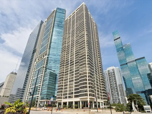 360 E Randolph St APT 3205, Chicago, IL 60601