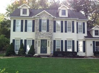 33001 Maplewood Cir, Avon Lake, OH 44012