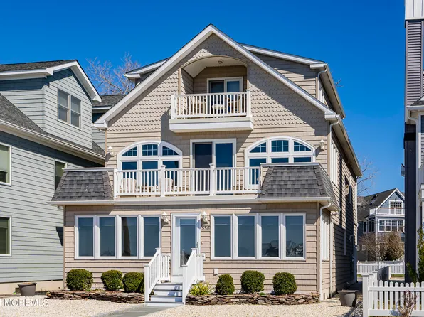 556 Riverside Dr, Manasquan, NJ 08736