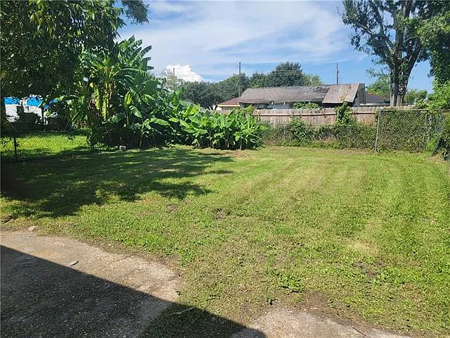 3 bed, 1.0 bath, 974 sqft, $1,400 — Photo 3