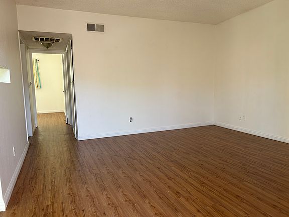 3rd image of 5346 Oakland St #4