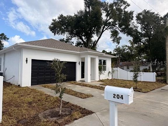 5th image of 3204 E COLUMBUS DRIVE
