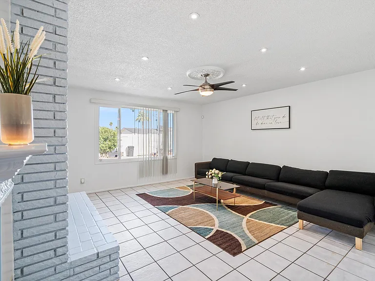 Bright and spacious living room