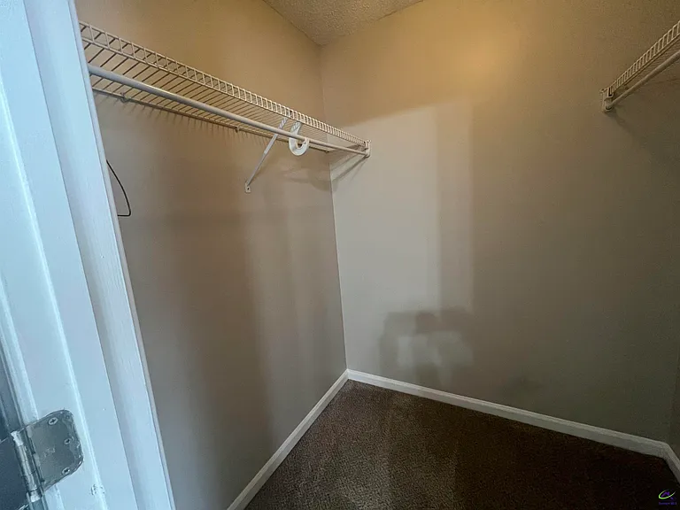 215 Haverhill Cir — Photo 13