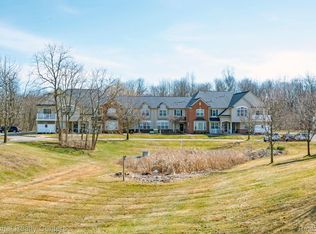 693 Abbington Ct, Howell, MI