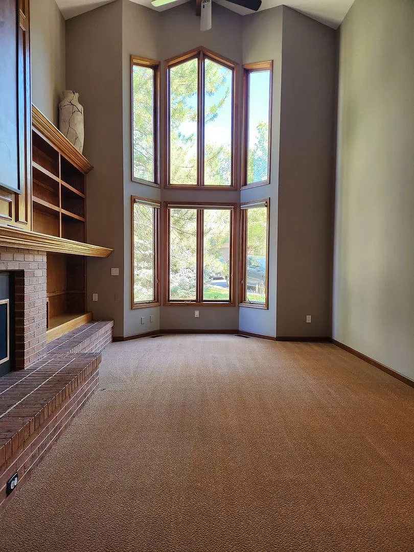 Beautiful Yale Heights unit in quiet secluded community! — Photo 2
