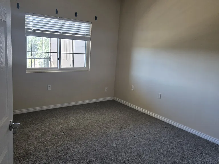 Master Bedroom with 8-blade remote-controlled ceiling fan