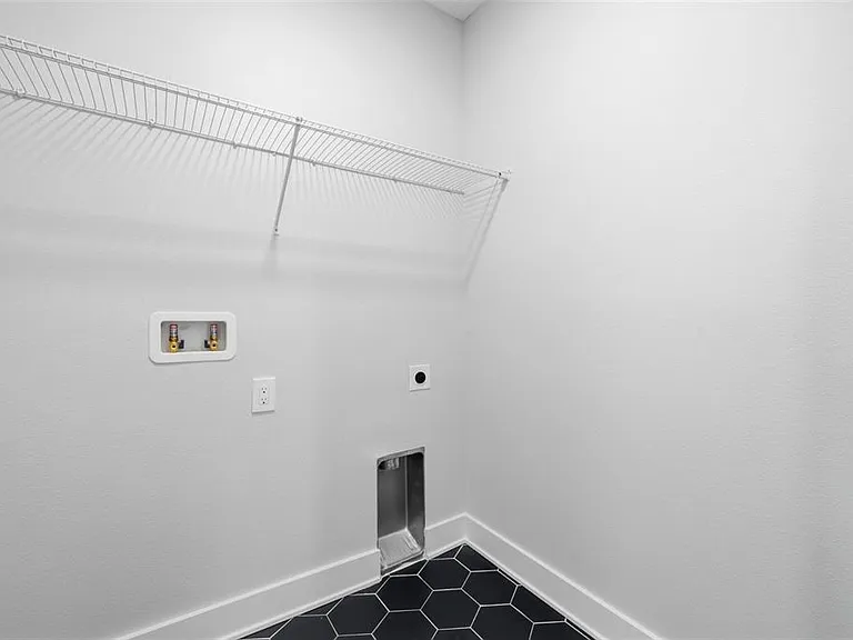 4208 W Carmen St #D — Photo 31