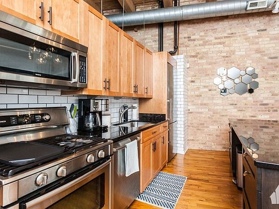 3rd image of 2544 W North Ave #2CTK