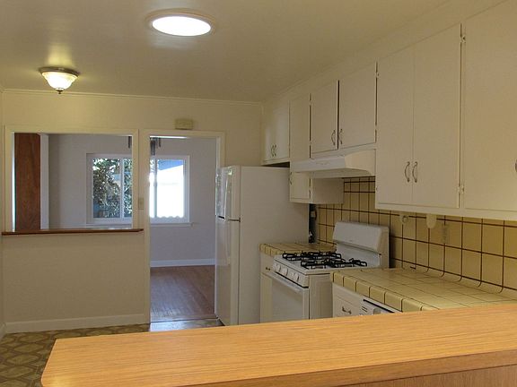 5th image of 1621 Parkview Dr