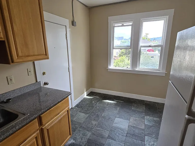 2 bed, 1.0 bath, 800 sqft, $2,450 — Photo 7