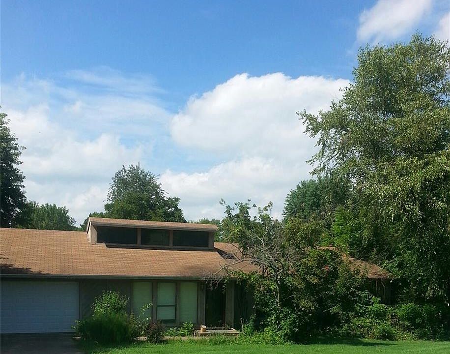 2nd image of 1520 N Starr Dr #350