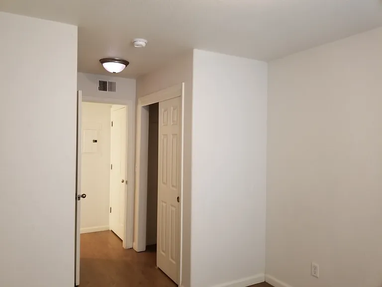 2 bed, 1.0 bath, $1,350 — Photo 6
