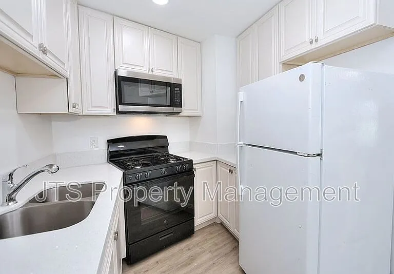 10524 Croetto Way #3 — Photo 25