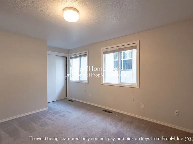 2627 SE Park Ave — Photo 12