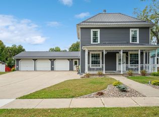 208 W Spring St, Strawberry Point, IA 52076