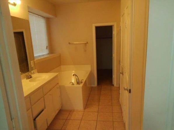 504 Flintwood Ln, Arlington, TX 76002