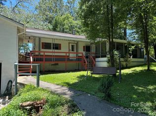 3036 Holly Hill Rd, Hendersonville, NC 28792