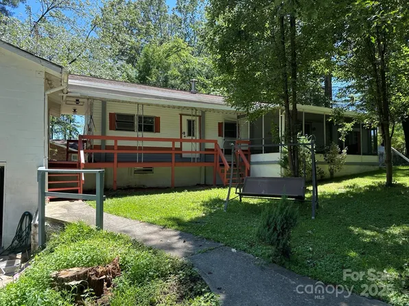3036 Holly Hill Rd, Hendersonville, NC 28792