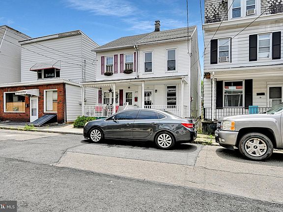 2nd image of 611 Fairview St