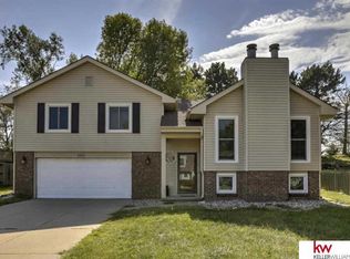 1337 Scott Rd, Papillion, NE 68046
