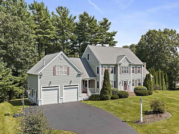 3rd image of 49 Lantern Ln
