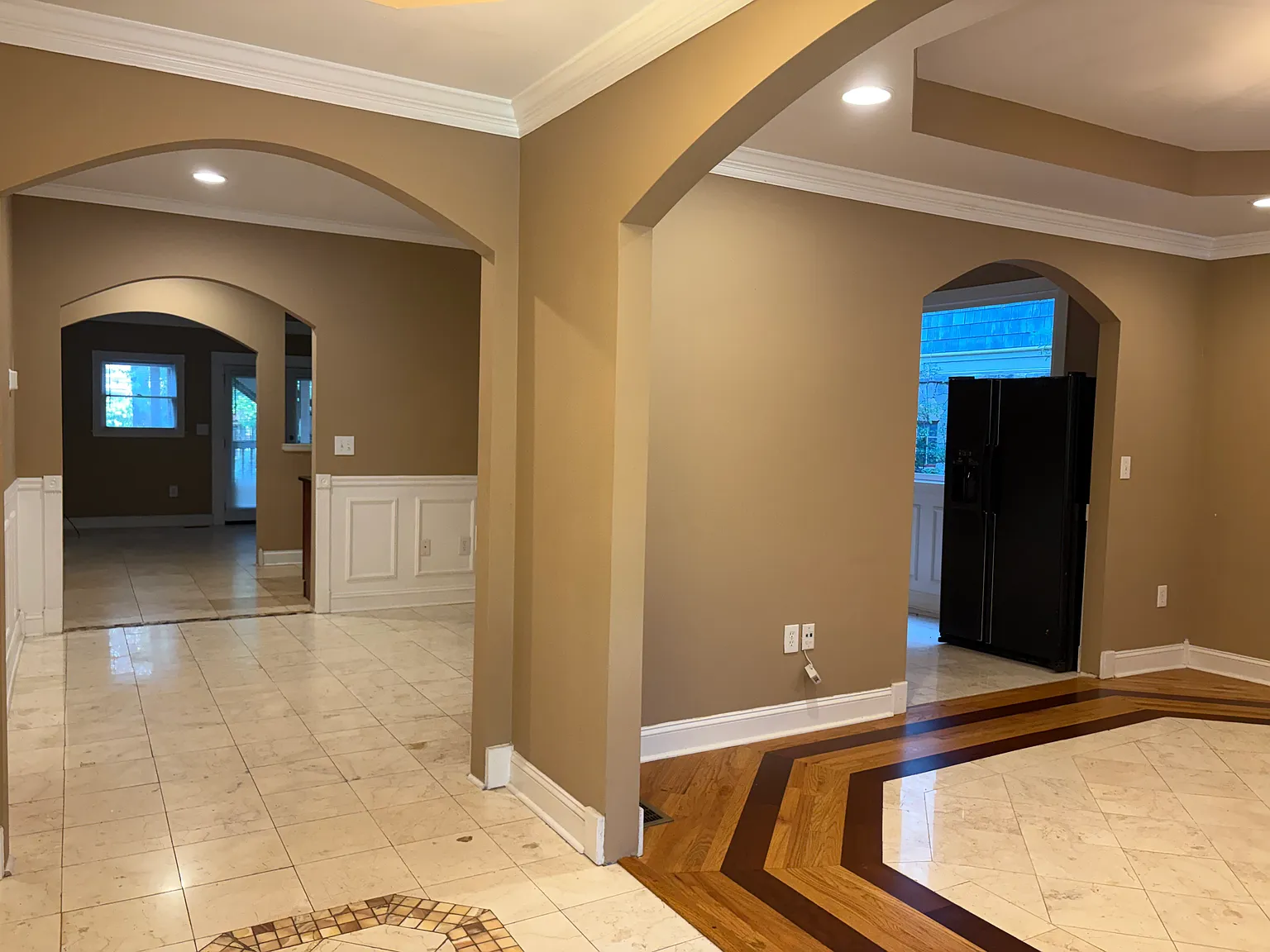 5 bed, 5.5 bath, 3446 sqft, $5,500 — Photo 3