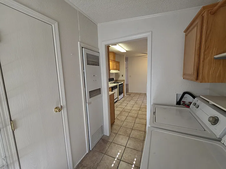 6816 Hallmark Ave NE — Photo 9