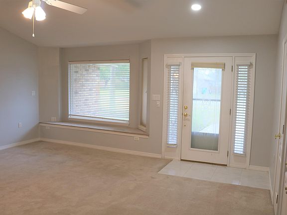3rd image of 2248 Prytania Cir