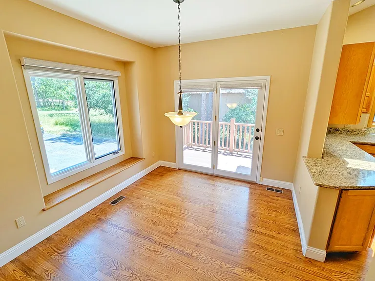 1291 Meadowlake Way — Photo 7