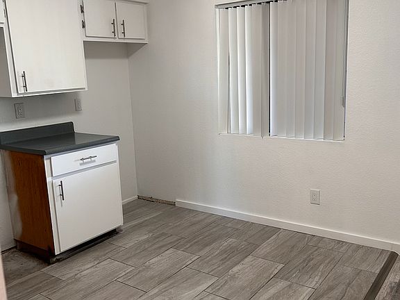 5th image of 505 W 6th St APT 9