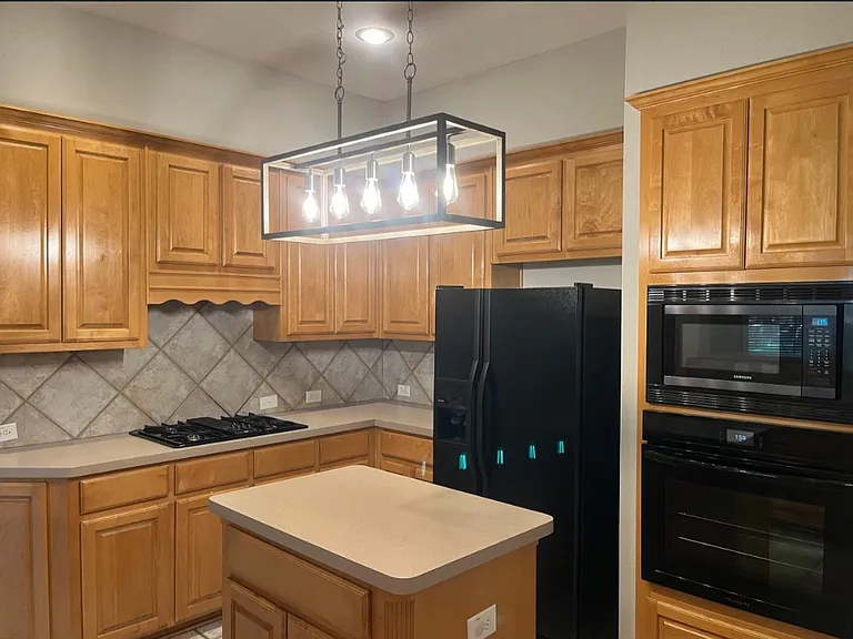 2702 View Mdw — Photo 40