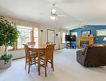 5th image of 2523 Somerset Dr