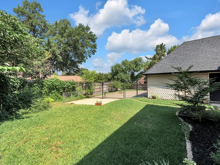 543 Indian Creek Dr — Photo 25