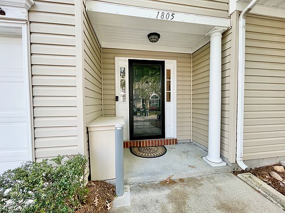 2nd image of 1805 Mizzen Ln