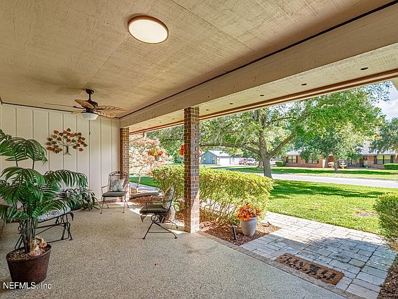 3rd image of 752 CAMERON Drive