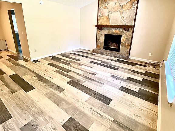 3rd image of 6143 Creekford Dr