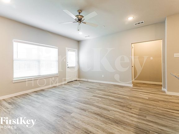 5th image of 602 Sophia Way