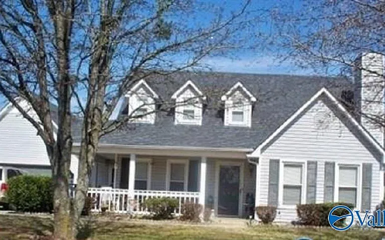402 Crutcher Cir — Photo 1