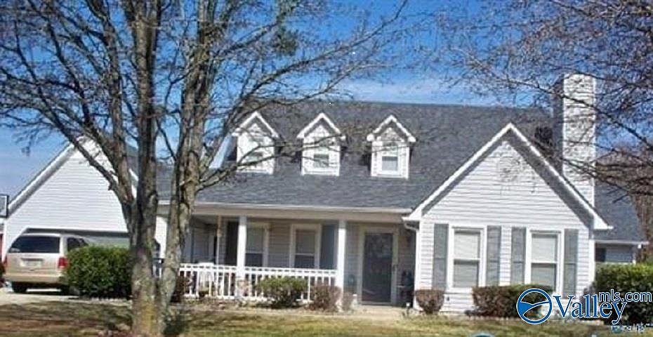 1st image of 402 Crutcher Cir