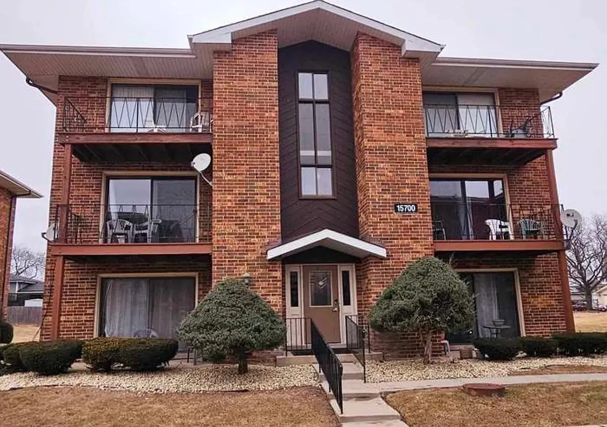 2 bed, 900 sqft, $1,900 — Photo 1