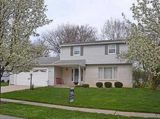 5111 Robinhood Ln, Erie, PA 16509