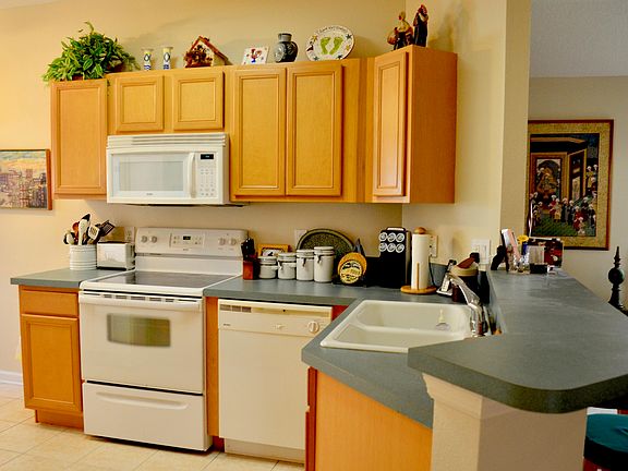 5th image of 308 Stonington Way
